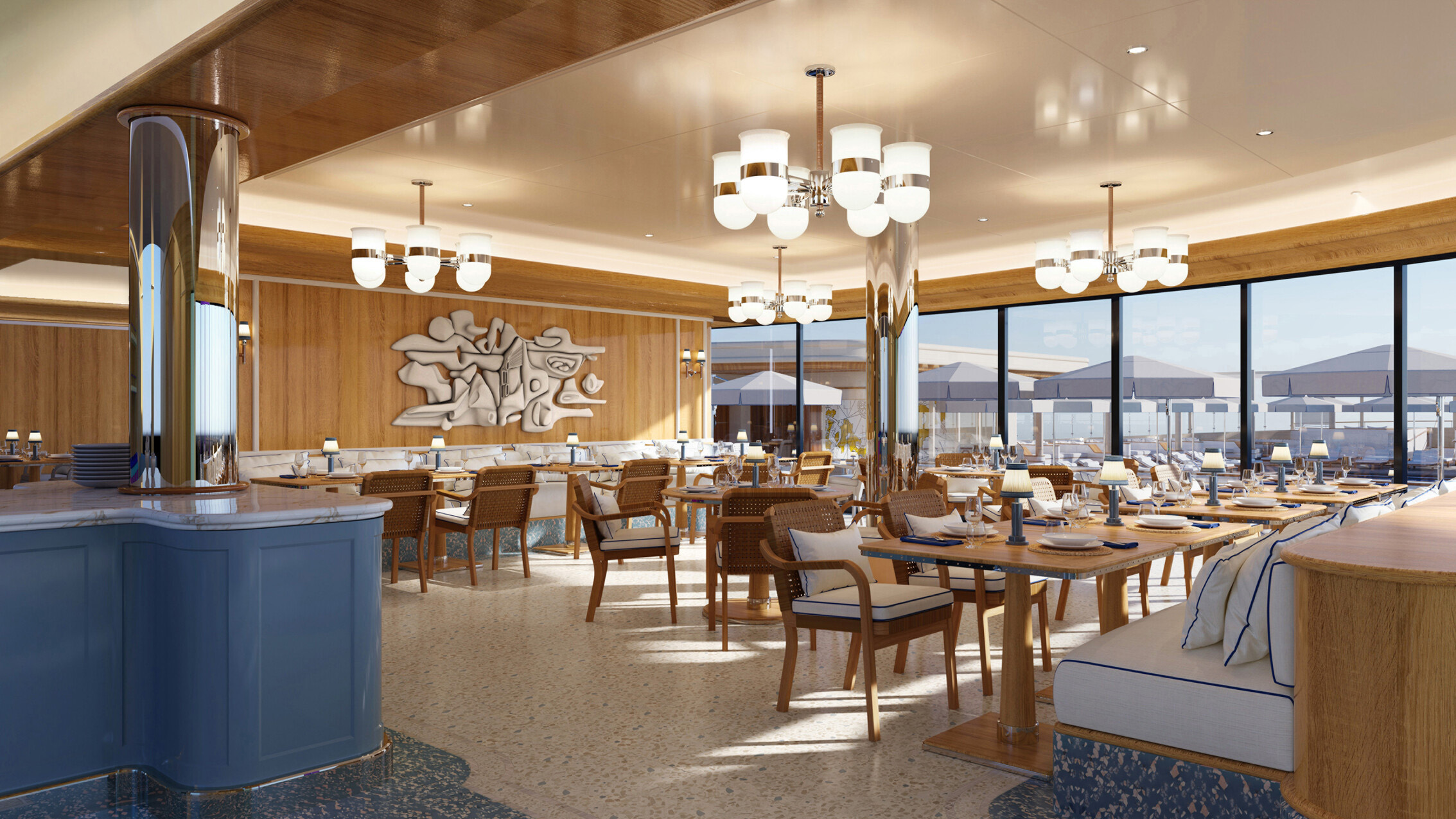 Restaurante a bordo de Four Seasons Yachts, con terraza y vista al mar